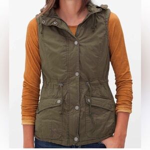 DAYTRIP Hoodie Vest - Size Medium.- Olive